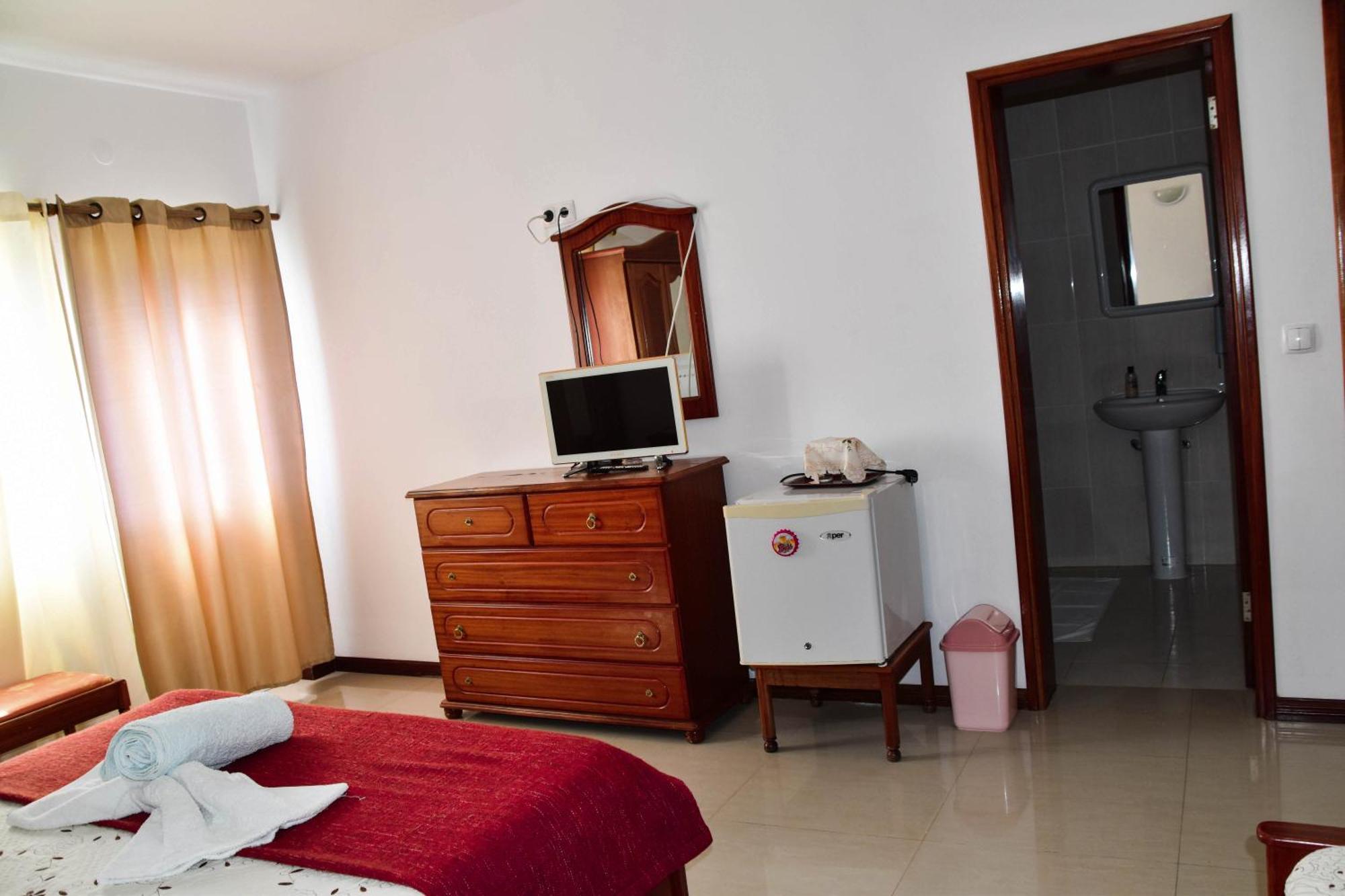 Residencial Vitoria Hotel Ponta Do Sol Quarto foto